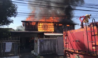 หนีตายระทึก!ฟไหม้บ้านเช่าเทศบาลเมืองปราจีนบุรี 5 หลังรวด วอด 3 หลังเสียหายบางส่วน 2 หลัง