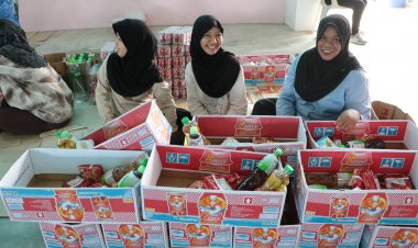 น้ำใจเปี่ยมล้น สื่อนรา ทหาร ประชาชน จิตอาสา ร่วมแรงร่วมใจ แพ็คถุงยังชีพกว่า 29,000 ชุด แก่ผู้ประสบอุทกภัยนราธิวาส