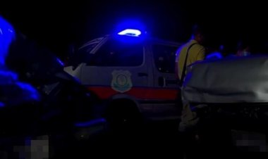 กระบะอีซูซุวิ่งลงเนินเหินข้ามเลนพุ่งประสานงาปิคอัพนิสสันดังสนั่น"คนขับดับคารถ 2 ศพ