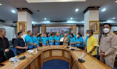 กำลังใจไม่ขาดสาย อดีตผู้บริหารกระทรวงมหาดไทยจังหวัดภาคใต้ เยี่ยมให้กำลังใจและร่วมแสดงความยินดีกับผู้ว่าฯ ปัตตานี