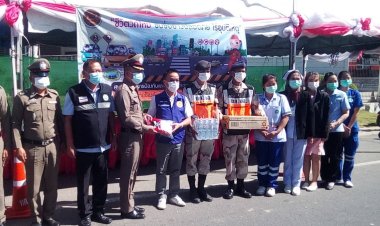 ประชาอุนใจ! ออกเยี่ยมให้กำลังใจ เจ้าหน้าที่ผธ้ปฏิบัติงานตามจุดตรวจจุดบริการประชาชน ช่วงปีใหม่