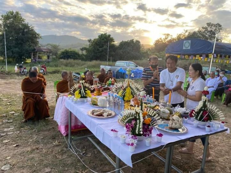 พระอาจารย์เชาว์   หล่อพระ ใต้ต้นโพธิ์ใหญ่ อายุ 200 ปี   หลังพระธุดงค์  นิมิตรฝัน เป็นจุดพัก