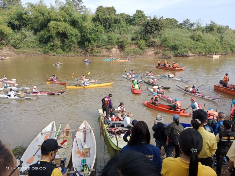 โครงการพายเรือเพื่อบางปะกง เก็บขยะจากต้นน้ำแม่น้ำปราจีนบุรี-ปากอ่าวไทย