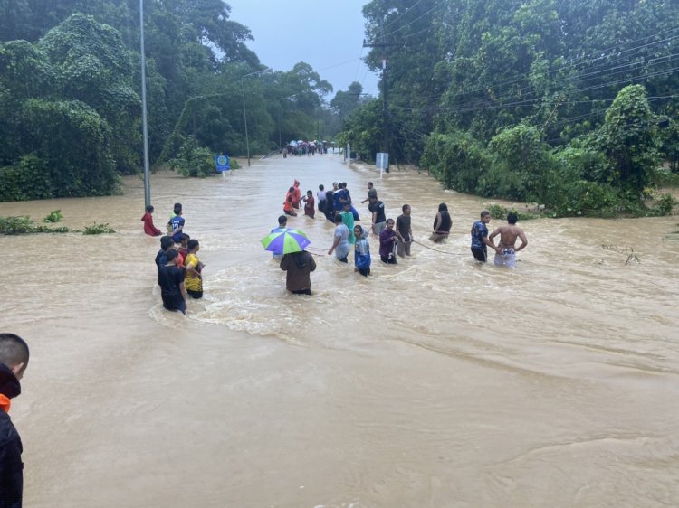 ฝนถล่มจมนราธิวาสทั้งจังหวัด!ประกาศภัยพิบัติแล้ว 13 อำเภอ-สังเวยชีวิตแล้ว 4 ศพ