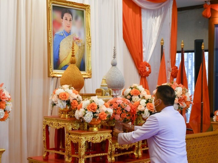 ผู้ว่าฯชลบุรีนำข้าราชการ ลงนามถวายพระพร “พระองค์ภา” ขอทรงหายจากพระอาการประชวรโดยเร็ว