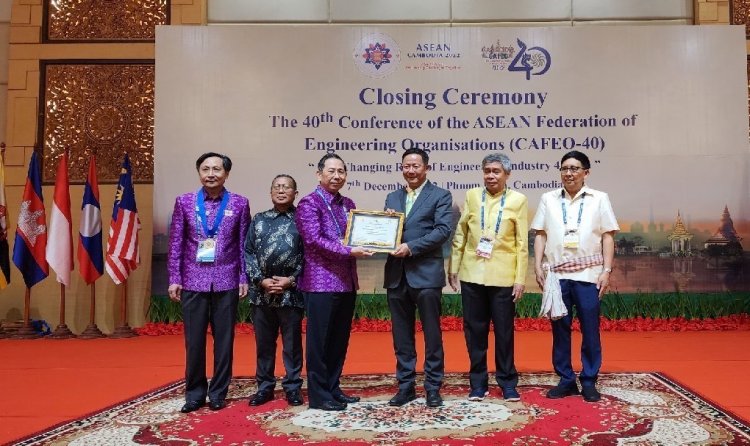 นวัตกรรมไทย หม้อแปลงคาร์บอนต่ำ พร้อมลดคาร์บอน 100 ล้านตันต่อปี“เจริญชัยหม้อแปลง” ดังไกลทั่วโลก วสท.มอบรางวัลวิศวกรรมดีเด่นของอาเซียน งาน AFEO ที่กัมพูชา