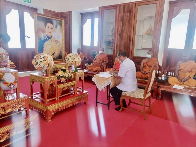 อำเภอขุนหาญประกอบพิธีลงนามถวายพระพร เจริญพระพุทธมนต์ อธิษฐานจิต ถวายพระพร"พระองค์ภา"