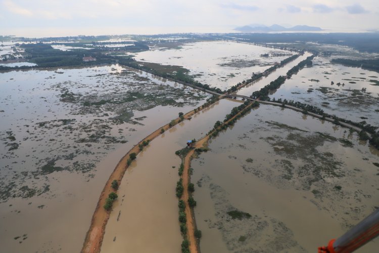 ฝนลด!สงขลายังอ่วมน้ำท่วม 15 อำเภอ เดือดร้อนเกือบ 2 แสนคน-เสียชีวิต 2 ศพ