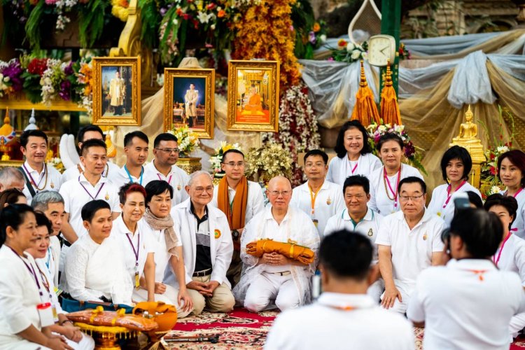 มูลนิธินักศึกษาสถาบันพระปกเกล้าเพื่อสังคม จัดโครงการอุปสมบทพระภิกษุและชีพรหมโพธิ ณ ดินแดนพุทธภูมิ ประเทศอินเดีย น้อมเกล้าฯ ถวายพระราชกุศลแด่พระบาทสมเด็จพระวชิรเกล้าเจ้าอยู่หัว