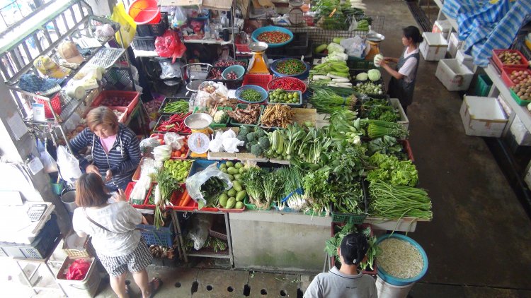 เมืองเบตงอากาศเย็นพืชผักไม่ออกผลผลิตทำให้ปรับราคาขึ้นรับเทศกาลปีใหม่