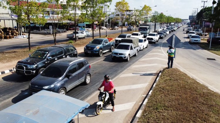 เดินทางกลับบ้านปีใหม่ถนนพิจิตรรถเกือบ5หมื่นคันมุ่งหน้าขึ้นสู่ภาคเหนืออุบัติเหตุตายแล้ว 2 ราย