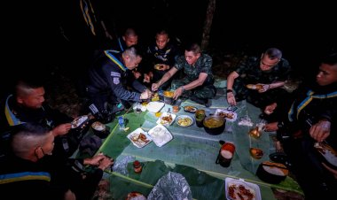 แม่ทัพภาคที่ 4 นำคณะผู้บังคับบัญชาฯเดินสายลงพื้นที่ กิน นอน เป็นเพื่อนลูกน้อง คุ้มครองชาวบ้าน ทั่วพื้นที่ชายแดนใต้