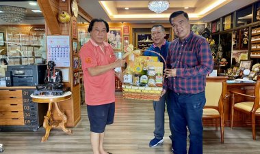 “รองตี๋”- “ผู้ใหญ่หมี แม่สอด”  อวยพร สวัสดีปีใหม่ 2566   “เฮียหยี่” นักธุรกิจคนดี-ผู้มีแต่ให้