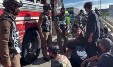 ตำรวจอยุธยาสกัดจับ 15 โจ๋อาชีวะพกมีดดายหญ้า-ตัดฝืนเตรียมถล่มอริ