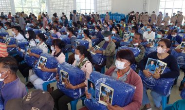 ในหลวงพระราชทานสิ่งของมอบแก่ปชช.ประสบภัยหนาวพื้นที่อำนาจเจริญ