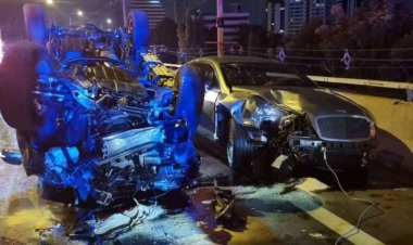 ระทึกบนทางด่วน!นักธุรกิจดังซิ่ง"เบนท์ลีย์"พุ่งชนสนั่นยับ 3 คัน บาดเจ็บ 4 ราย (ชมคลิป)