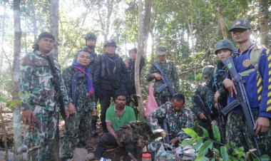 เขตรักษาพันธุ์สัตว์ป่าห้วยศาลาสนธิกำลังกันออกลาดตระเวน ป่าพนมดงรักจับได้มอดไม้ชาวกัมพูชา ควบคุมตัวดำเนินคดี