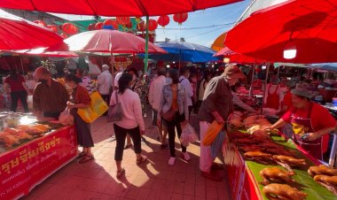 กระตุ้นยอดขาย!ตลาดบางลำภูขอนแก่นจัดนาทีทองรับตรุษจีนหมูสามชั้น กก.ละ 170 บาท ขนมเข่ง-ขนมเทียนชิ้นละ 7 บาท