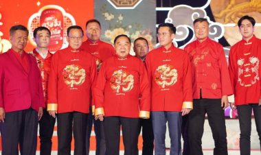 “ลุงป้อม”ร่วมงานตรุษจีนปากน้ำโพ อวยพรสมหวัง-ร่ำรวย พปชร. พร้อมดูแลคนไทย