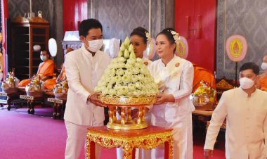 ตรุษจีนพิจิตรแห่เที่ยวงานวัดนมัสการหลวงพ่อเพชร"งานไหลเรือไฟ"(ชมคลิป)