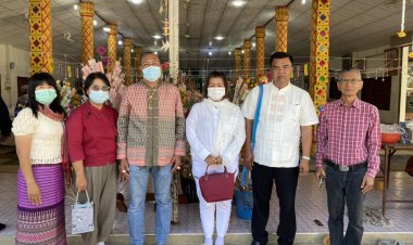 "รองตี๋- ผู้ใหญ่หมี แม่สอด"ประธานไหม ร่วม  ทอดผ้าป่าสามัคคี สร้างซุ้มประตูหมู่บ้านหนองบัว