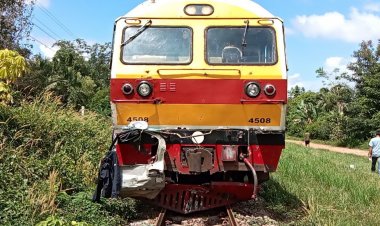 ม้าเหล็กสายกทม.-โกลก พุ่งชนรถกระบะจะนะเจ็บ 2 เสียชีวิต 1 คน