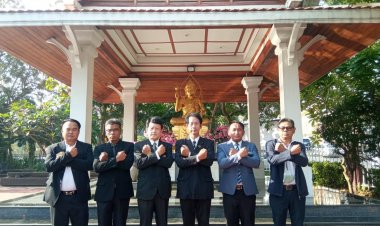 “ครูใต้” สมทบครูทุกภูมิภาค 200 คน  ยื่นหนังสือที่รัฐสภา ค้าน “พรบ.การศึกษาแห่งชาติ ฉบับนี้...”