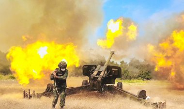 "รบอย่างไร ฝึกอย่างนั้น" สอ.รฝ. ฝึกยิงอาวุธทางยุทธวิธี ด้วยกระสุนจริง