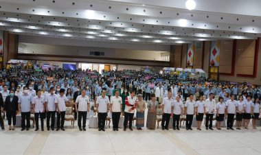 เขตสุขภาพที่ 10 ร่วมกับสำนักงานสาธารณสุขจังหวัดศรีสะเกษรวมพลัง อสม. มอบของขวัญปีใหม่ ใส่ใจผู้สูงอายุ 5 จังหวัดเขตสุขภาพที่ 10