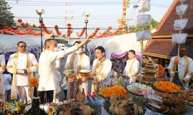 ผู้ว่าฯ นำชาวเพชรบูรณ์ บวงสรวงเจ้าพ่อหลักเมือง ก่อนเปิดงาน “50 ปี มะขามหวาน”