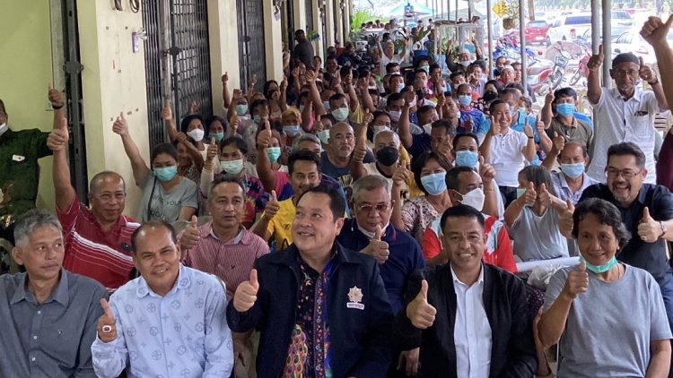 ประชาชาติลุยเปิดศูนย์ฯสุไหงปาดีชูนโยบาย “สวัสดิการถ้วนหน้า-บำนาญ 3 พัน-ล้างหนี้ กยศ." ฟื้นคุณภาพชีวิต