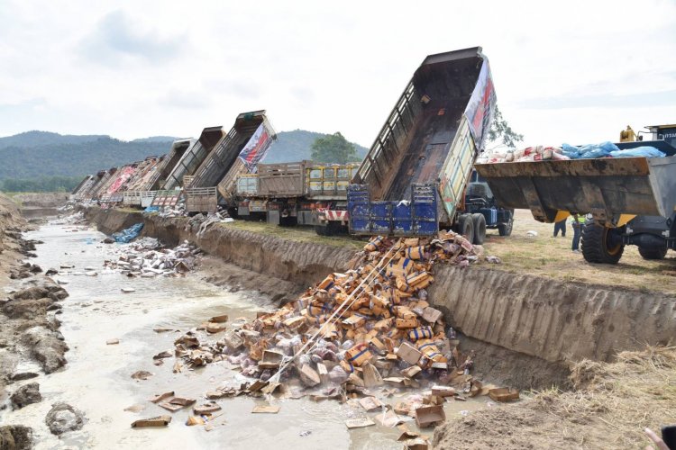 เกษตรกรแท็กทีมขอบคุณ “รมว.เกษตรฯ และกรมปศุสัตว์” ปราบหมูเถื่อนต่อเนื่อง มั่นใจอีกไม่นานได้เห็นตัวบงการ