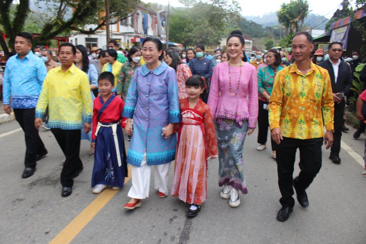 ปลัดกระทรวงวัฒนธรรมเปิดประสบกรณ์เที่ยวชุมชนยลวิถีที่เบตง ชวนแช่น้ำพุร้อน กินไข่ออนเซ็น เช็คอินทะเลหมอกอัยเยอร์เวงตลอดปี