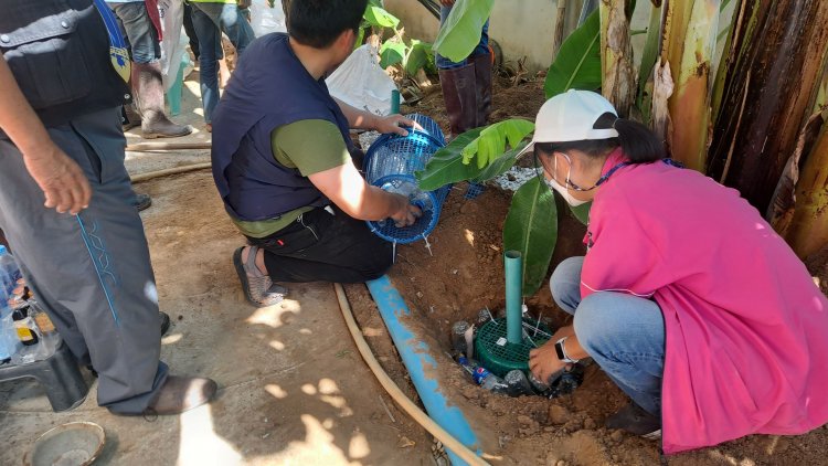 ชัยภูมินำชาวชาวบ้านทำธนาคารน้ำใช้แล้วลงดินแก้ปัญหาน้ำเสียจากครัวเรือน