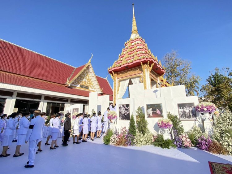 พิธีพระราชทานเพลิงศพ" คุณแม่เอ็นดู"มารดา นพ.ชลวิทย์ หลาวทอง ผู้อำนวยการโรงพยาบาลศรีสะเกษ