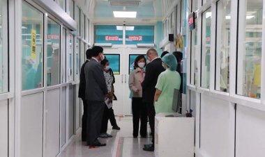 "ตรีนุช”รมว.ศธ.รุดเยี่ยม นร.ไฟไหม้ที่รพ.ศรีนครินทร์ ย้ำ ต้องไม่เกิดเหตุซ้ำอีก