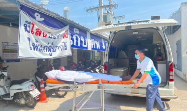 สลด!คุณตาวัย 60 ชาวโคราช พายเรืออีโปงไปดูปลาบ่อน้ำหลังบ้าน พลาดท่าเรือล่มจมน้ำดับ