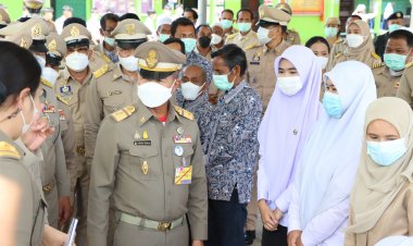 องคมนตรี ลงพื้นที่ตรวจเยี่ยมโรงเรียน โครงการกองทุนการศึกษา ในพื้นที่ จ.ยะลา