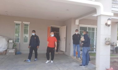 ตร.คุม "หยูซินฉี" ค้นบ้านพัก-สมาคมเถื่อนพบรูปถ่าย หลักฐานเรี่ยไร แจ้ง 3 ข้อหาหนัก