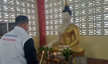 "นายกเคี้ยง คนบ้านเฮา" ประธานจุดธูป เทียนธรรม   งานฌาปนกิจศพ "คุณพ่อคำสุข แสนกิติ"