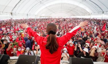 คนเมืองน้ำดำนับหมื่นแห่ฟังเพื่อไทยปราศรัยครั้งใหญ่"อุ๊งอิ๊ง"อาสาขอปลดทุกข์หนี้สิน-ขจัดยาเสพติดระบาด