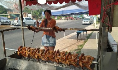 ไก่หมุนเมียน้อย!!อร่อยฟินเวอร์สูตรต้นตำหรับเมียเก่า ขายดีสะดุดตาคนซื้อ ตัวละ 180 บาท