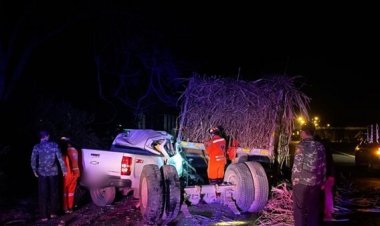 กลับไม่ถึงบ้าน! รอง ผกก. ขับกระบะชนท้ายรถบรรทุกดับสลดเบื้องต้นคาดหลับใน