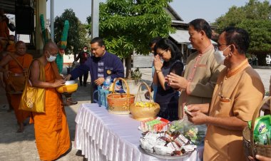 อำเภอศิลาลาด จัดโครงการ"นุ่งผ้าไทย เข้าวัดทำบุญ" พัฒนาจิต ชีวิตมั่นคง