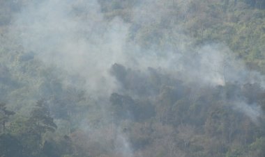 ระดมนักรบดับเพลิงกว่า 150 นาย-ฮ.สนับสนุนดับไฟป่าเขาใหญ่ฝั่งประจันตคามลาม 5 จุด