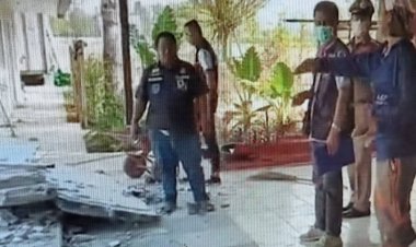 สลด! กำแพงปูนล้มทับหนุ่มปราจีนบุรีดับต่อหน้าภรรยา บาดเจ็บอีก 1