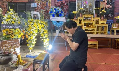 "เฮียหยี่"  ประธานจุดธูปเทียนงานศพอภิธรรมศพ "คุณตุ้ม ลักขณา พินิจวงษ์"
