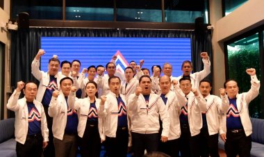 รทสช.คึกคัก!"บิ๊กตู่" สวมเสื้อว่าที่ผู้สมัคร ชูพรรคสุภาพบุรุษไม่ทะเลาะขอเป็นอันดับ 1 ปรับยุบสภา 21 มี.ค.นี้