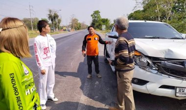 ระทึก!2 กระทิงป่าทับลาน พุ่งชนกระบะพังยุบ ขี้เล็ด  คาดได้รับบาดเจ็บ โชคดีคนขับปลอดภัย