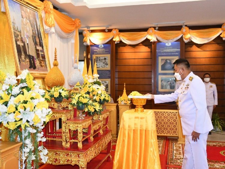 จังหวัดชลบุรีรับหนังสือบทเจริญพระพุทธมนต์พระราชทาน  เพื่อนำไปถวายให้คณะสงฆ์ในพื้นที่